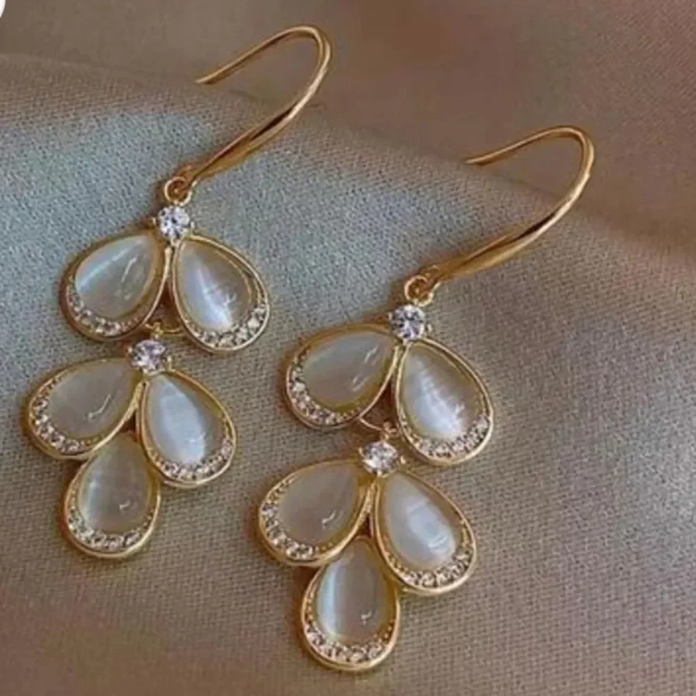 Vintage style drop earrings A779